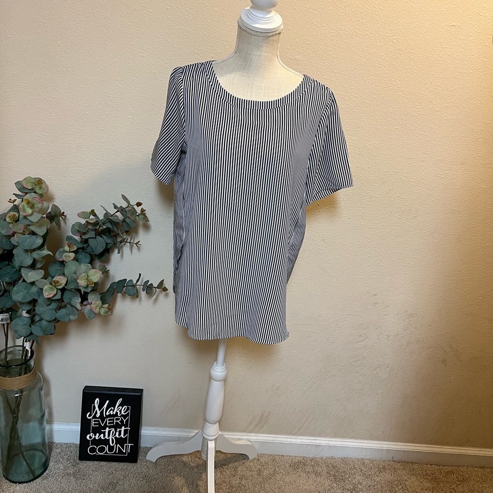 Banana Republic Short Sleeve Blouse Blue White Stripes Small Polyester High Low